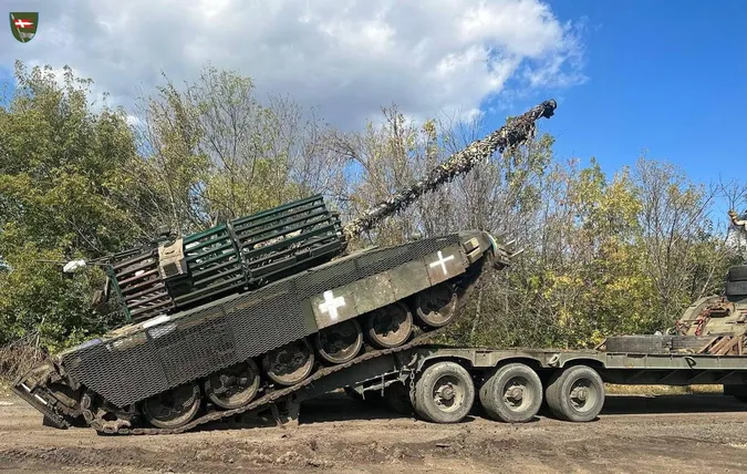 Броньований «Humvee» і трофейний Т-72: показали, як воїни 14-ї ОМБр ремонтують техніку (фото)