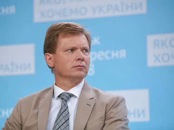 Стара назва, ремонти і Wi-Fi: що обіцяють кандидати на ректора СНУ