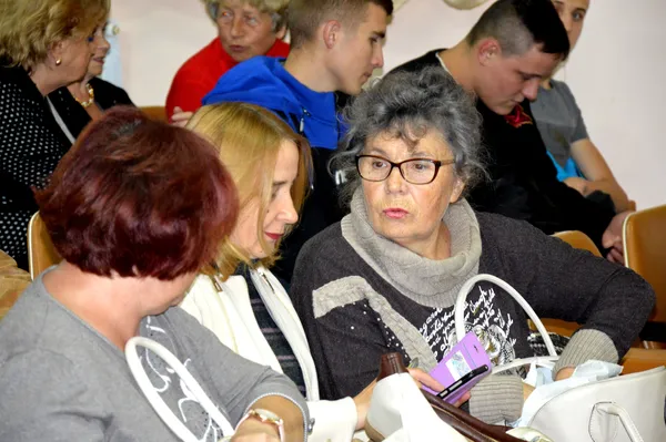 Одна з луцьких бібліотек поповнилася новими книгами від професорки (фото)