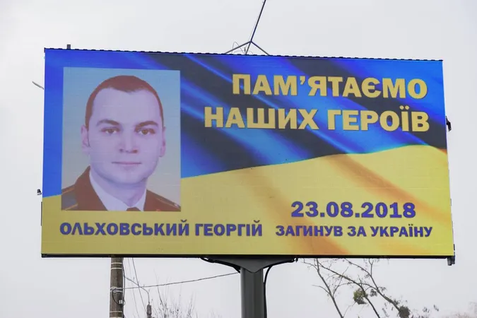 У Луцьку на білбордах з'являться портрети загиблих Героїв (фото)