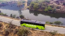 Водій автобуса FlixBus покинув українку в Польщі у вбиральні (відео)