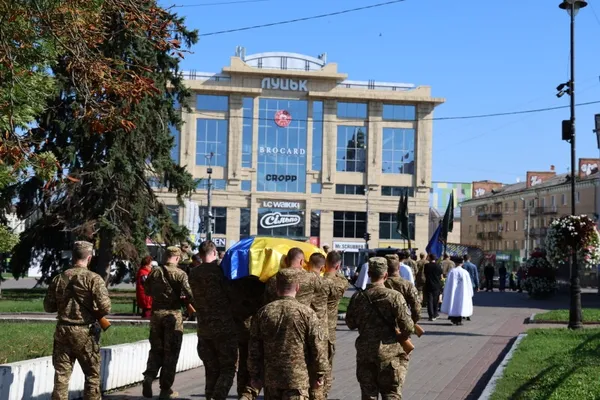 У Луцьку попрощалися із 34-річним воїном Станіславом Ходаковським (фото)