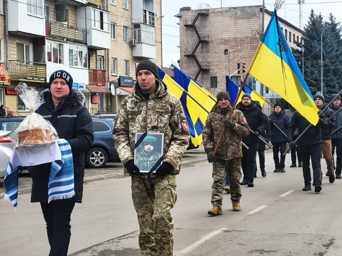 У Ковелі попрощалися із молодим воїном Андрієм Карацаєм (фото)
