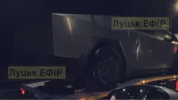 На вулицях Луцька помітили Tesla Cybertruck (відео)