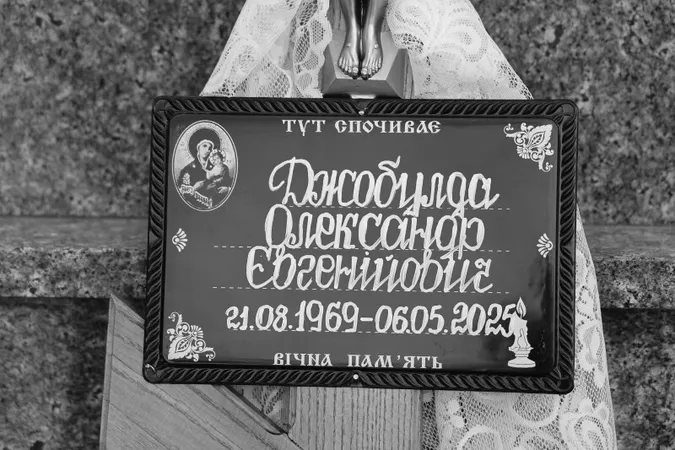 Загинув на Харківщині: у Луцьку попрощалися з Олександром Джобулдою