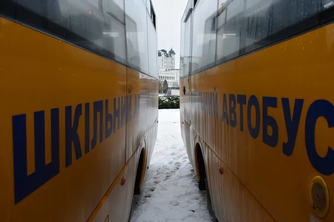 Ще три громади Волині отримали шкільні автобуси: які саме (фото)