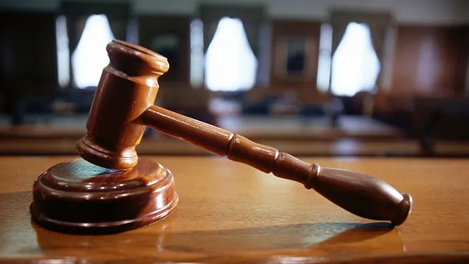 У Раді хочуть узаконити довічне ув'язнення суддів-хабарників