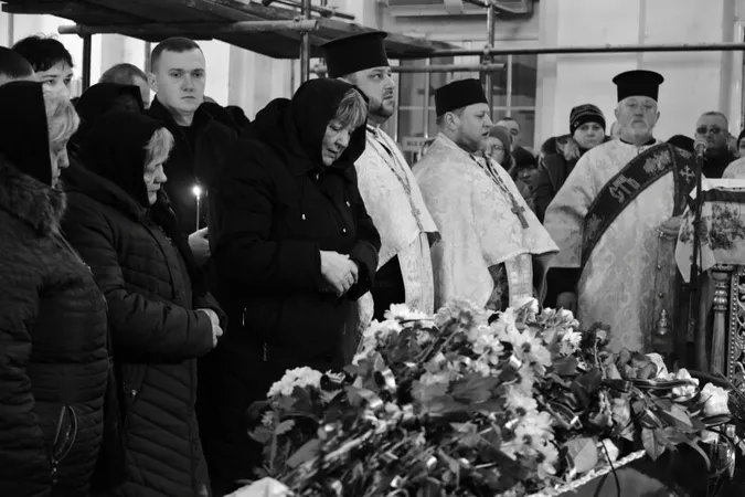 У Луцьку в останню путь провели двох військовослужбовців (фото, відео)