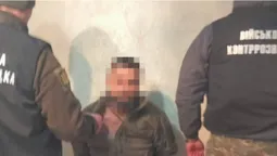 Волинські СБУшники затримали російського агента в лавах ЗСУ (фото, відео)