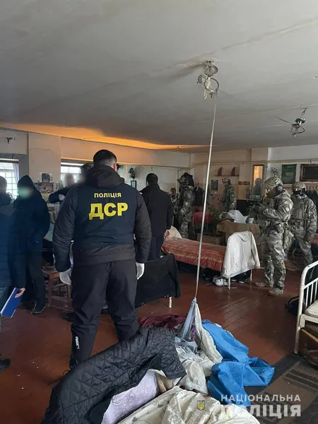 Жили «по понятіям» і збували наркотики: у Маневицькій колонії викрили організовану злочинну групу (фото, відео)