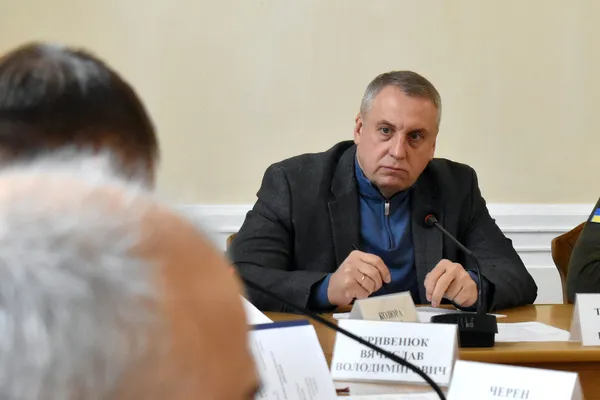 Укриття, система оповіщення та «тривожні кнопки» у закладах освіти: голова ОДА Іван Рудницький провів велику нараду
