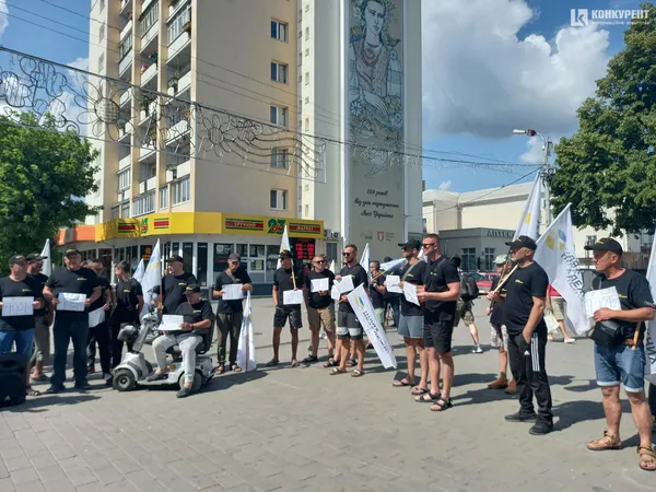 До Луцька доїхав великий християнський автопробіг проти наркотиків (фото)