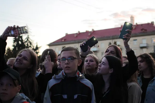Як лучани відривалися на концерті до Дня міста (фото)
