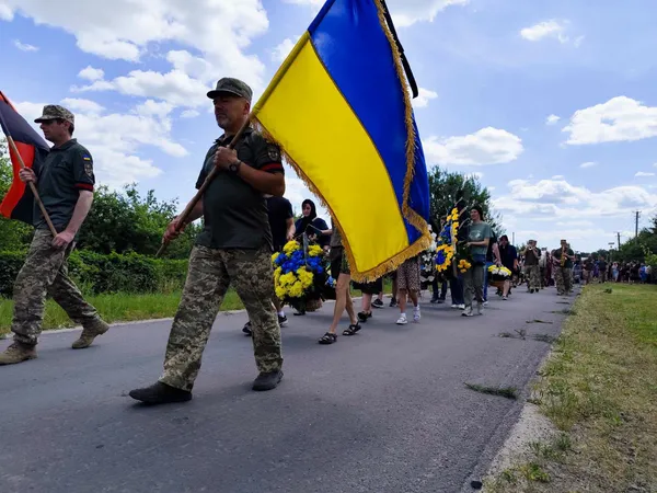 Понад півтора року родина чекала звістки: на Волині попрощалися з воїном Миколою Войтюком (фото)