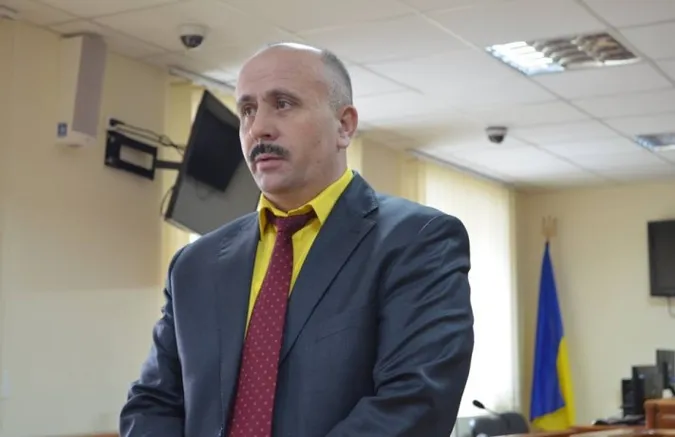 Голова Луцького суду розповів, звідки у нього квартира, машина та земля