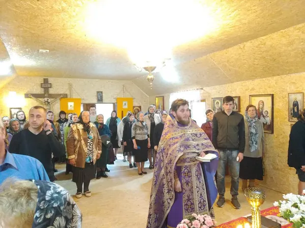 У Жидичині віряни УПЦ (МП) на Пасху молилися у храмі, який збудували «своїми руками» (фото)