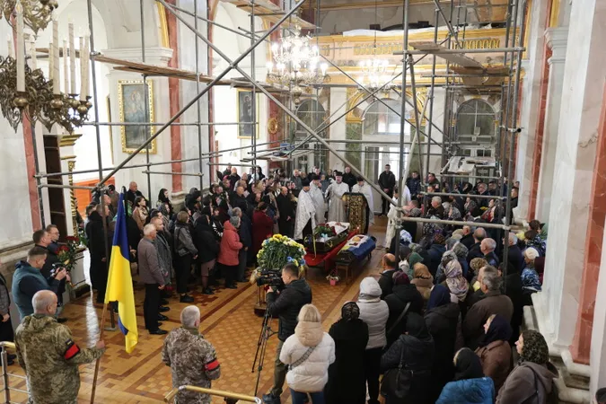 Небо плакало: Луцьк навколішки прощався з загиблим на Курщині бійцем Віктором Калеником