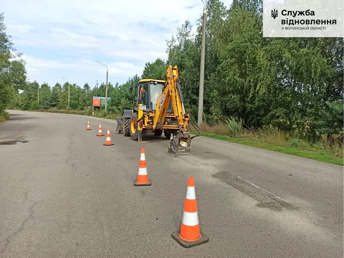 Від Ковеля до ПП «Ягодин – Дорогуськ» ремонтують дорогу (фото)