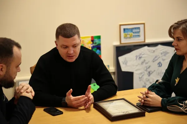 Тарас Шкітер вручив нагороди Міністерства у справах ветеранів волинським волонтерам (фото)