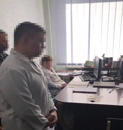 Понад 100 підроблених COVID-сертифікатів: на Волині судитимуть працівника лікарні (фото)