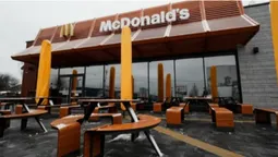 Верещали і штовхалися: що коїлося на відкритті McDonald's у Ковелі (відео)