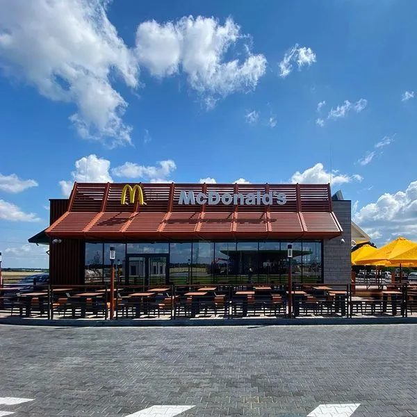 Біля автотраси на шляху з Києва до Житомира відкрився McDonald’s (фото)