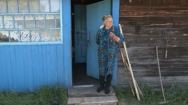 У село Надрічне на Волині, де зареєстровані вісім людей, дістатися можна лише човном (фото, відео)