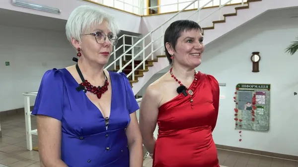 Звільнена з полону лучанка представила власну колекцію одягу (фото)