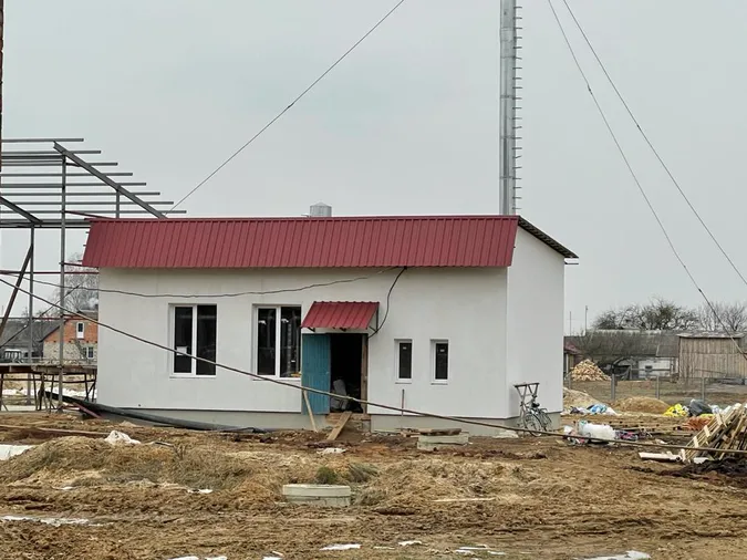 Показали, як зводять вистраждану школу в Башликах (фото)