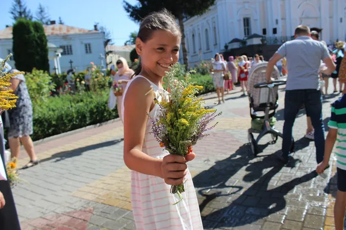 Як у центрі Луцька святкували Медового Спаса (фото)