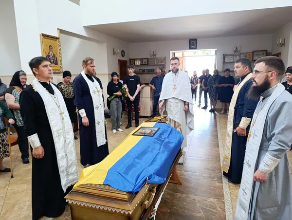 Осиротіла трирічна донечка: на Волині попрощалися з 22-річним воїном Олександром Буслом (фото)