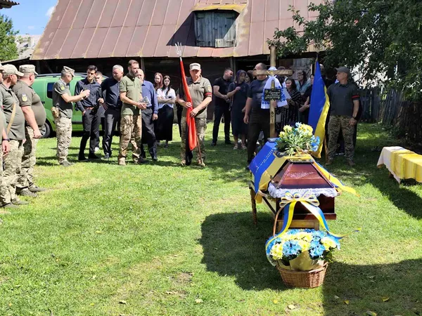 Вважався зниклим більше року: на Волині попрощалися з воїном Русланом Приходьком (фото)