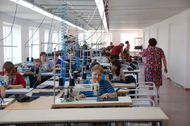 Волинська фабрика шиє для європейців собі у збиток, – акціонер