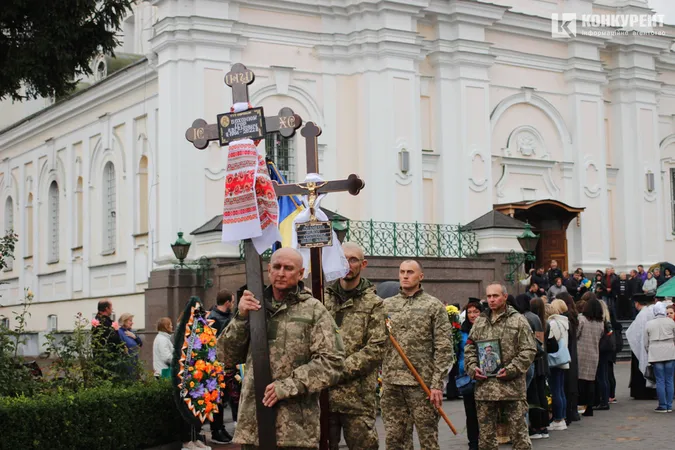 У Луцьку попрощалися із загиблими захисниками Ігорем Бохонюком і Романом Волошкіним (відео)