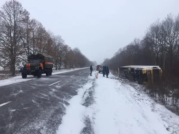 На Волині перевернулася фура (фото)