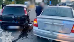 У Луцьку Opel Astra «наздогнав» Opel Meriva (фото, відео)