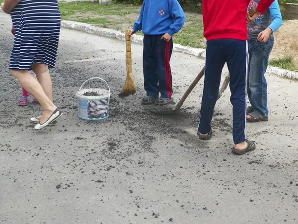 У Ківерцях жителі обурені ремонтом дороги за «новітньою зарубіжною технологією» (фото)