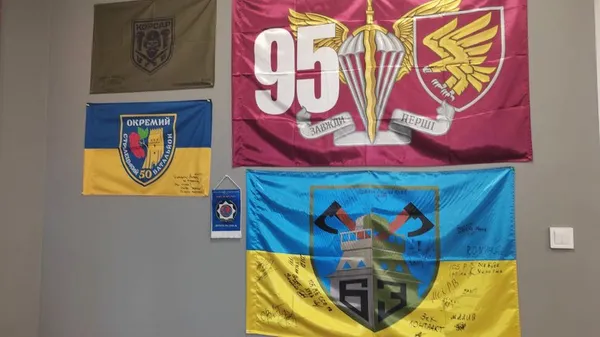 Луцькі волонтери зібрали пів сотні прапорів із подяками від бійців (відео)