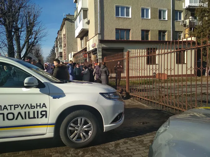 У Луцьку повідомили про замінування банку навпроти 5-ї школи (фото, оновлено)