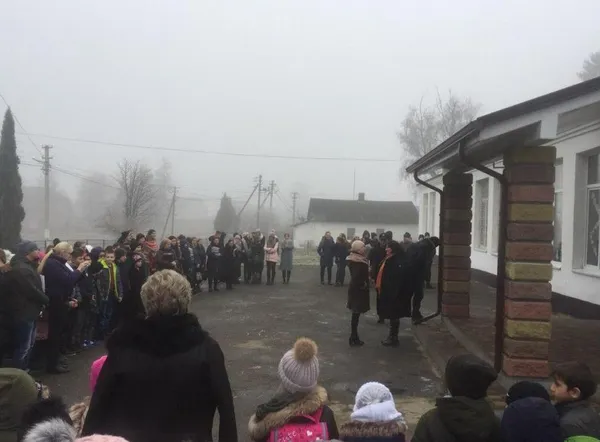 Зі школи у Прилуцькому евакуювали учнів та працівників (фото)