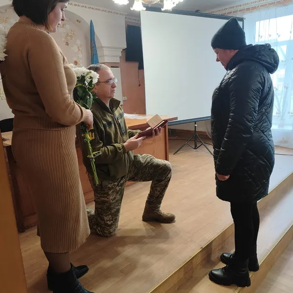 Загинув на Донеччині: рідним захисника з Волині вручили його нагороду