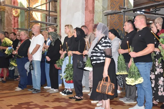 У Луцьку попрощалися з Героєм Володимиром Чернишем (фото)