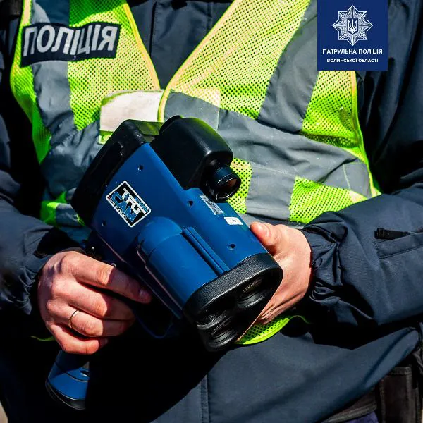 У Луцьку патрульні вимірюють швидкість руху авто ще на чотирьох вулицях (фото)
