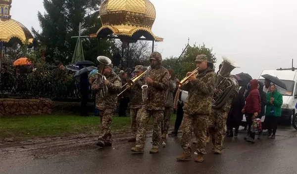 На Волині попрощались із загиблим воїном Петром Грисюком (фото)