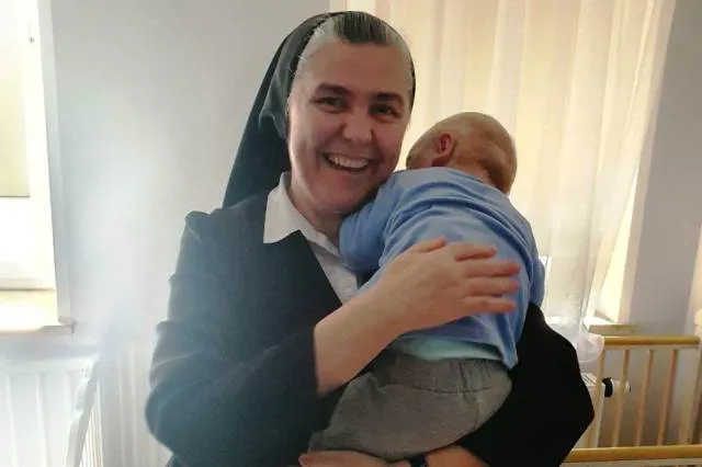 Вихованців Волинського обласного дитбудинку перевезли до Польщі (фото)