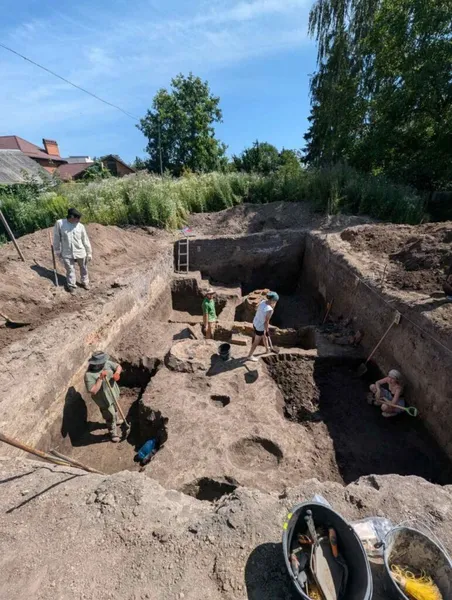 В Острозі відкопали унікальну ливарню XVII століття (фото)