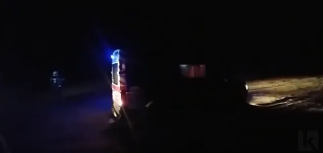 У Луцькому районі автомобіль «швидкої» загруз у болоті (відео)