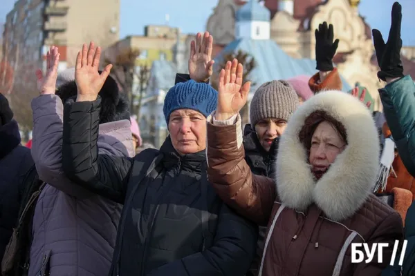 Священник не з'явився: на Волині голосували за перехід храму з УПЦ «МП» до ПЦУ (фото, відео)