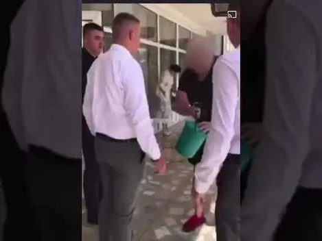 На Буковині батько випускника вилив відро фекалій на викладачку, котра вимагала хабар