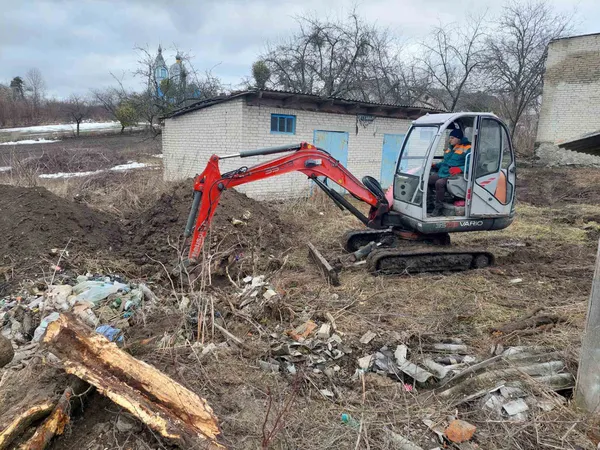 У Хорлупах на місці закинутого складу заклали новий сквер (фото)